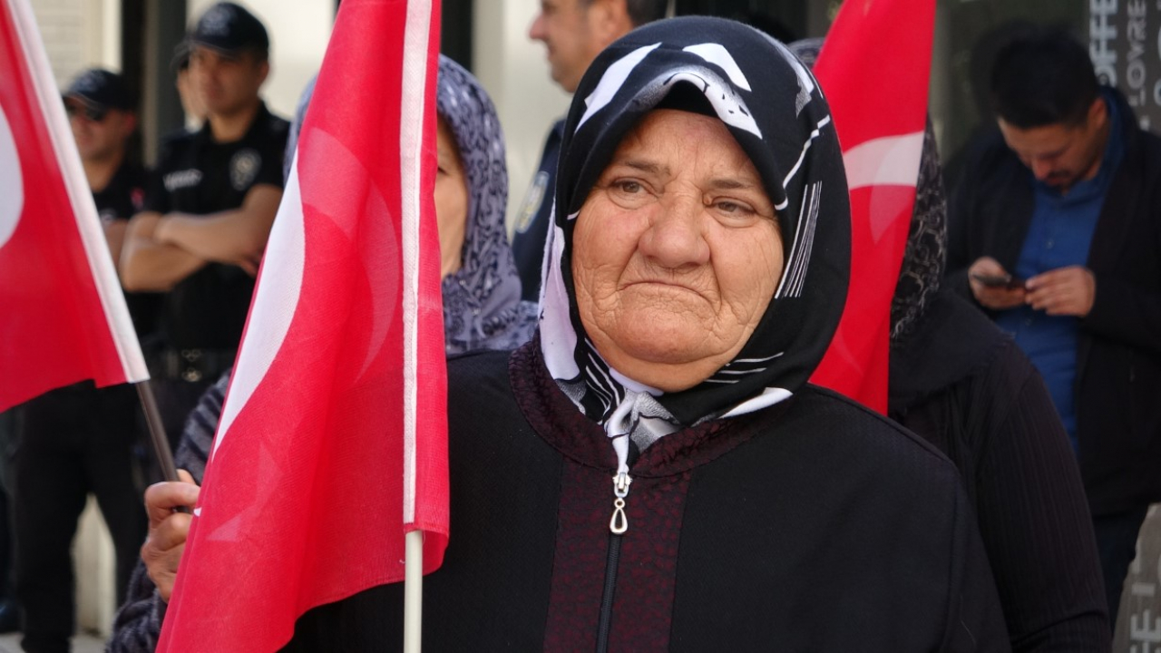 Van'da evlat nöbeti 109'uncu haftasında terörsüz Türkiye umudunu sürdürüyor