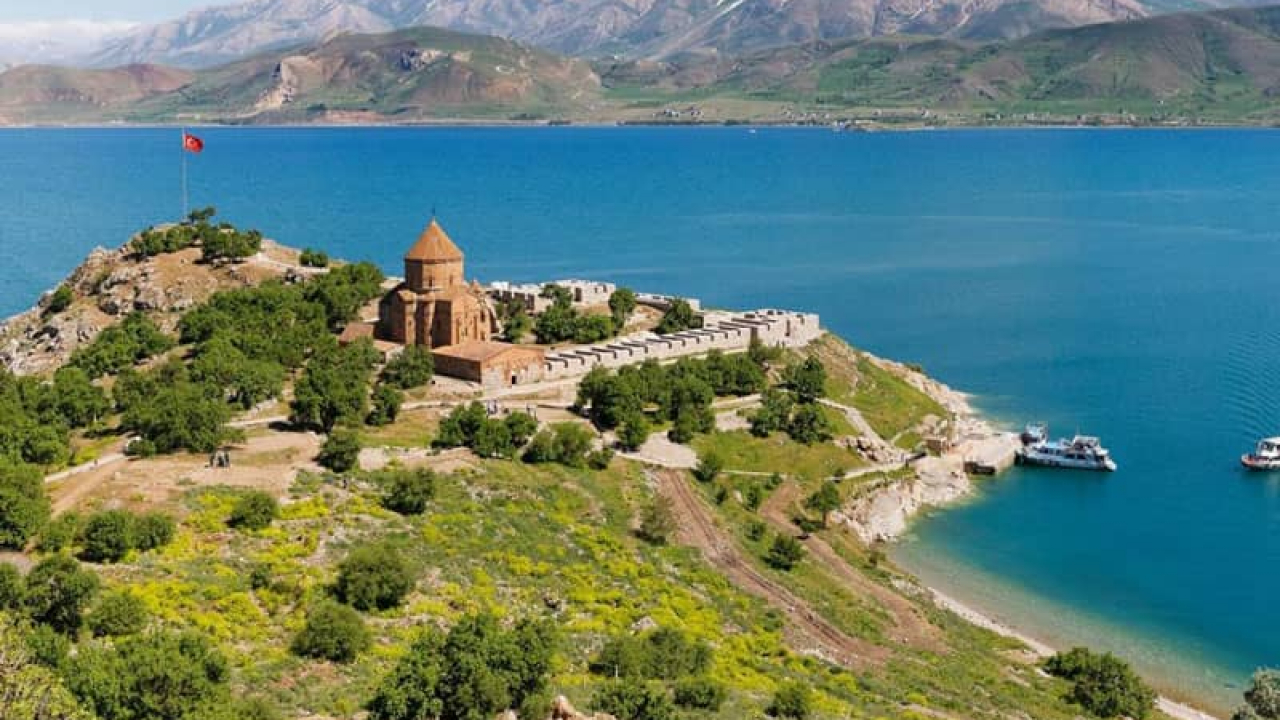 Van’da Gezilecek Yerler: Mutlaka Görmeniz Gereken 12 Rota