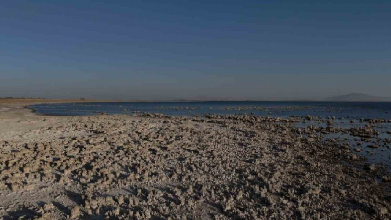 Van Gölü’nde kuraklık alarmı: Suyun çekilmesi endişe verici bir tabloya dönüştü