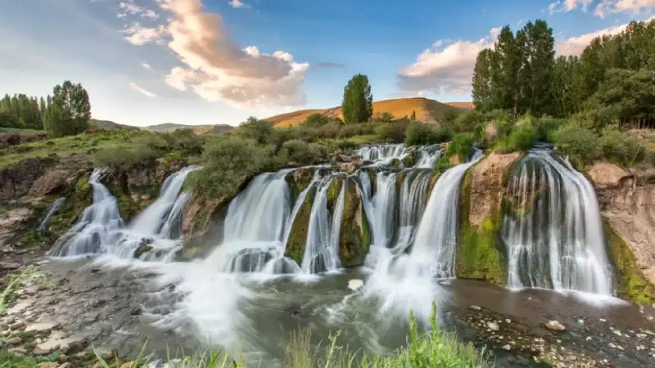 Van Muradiye Şelalesi Hakkında Bilinmeyenler | Muradiye Şelalesi