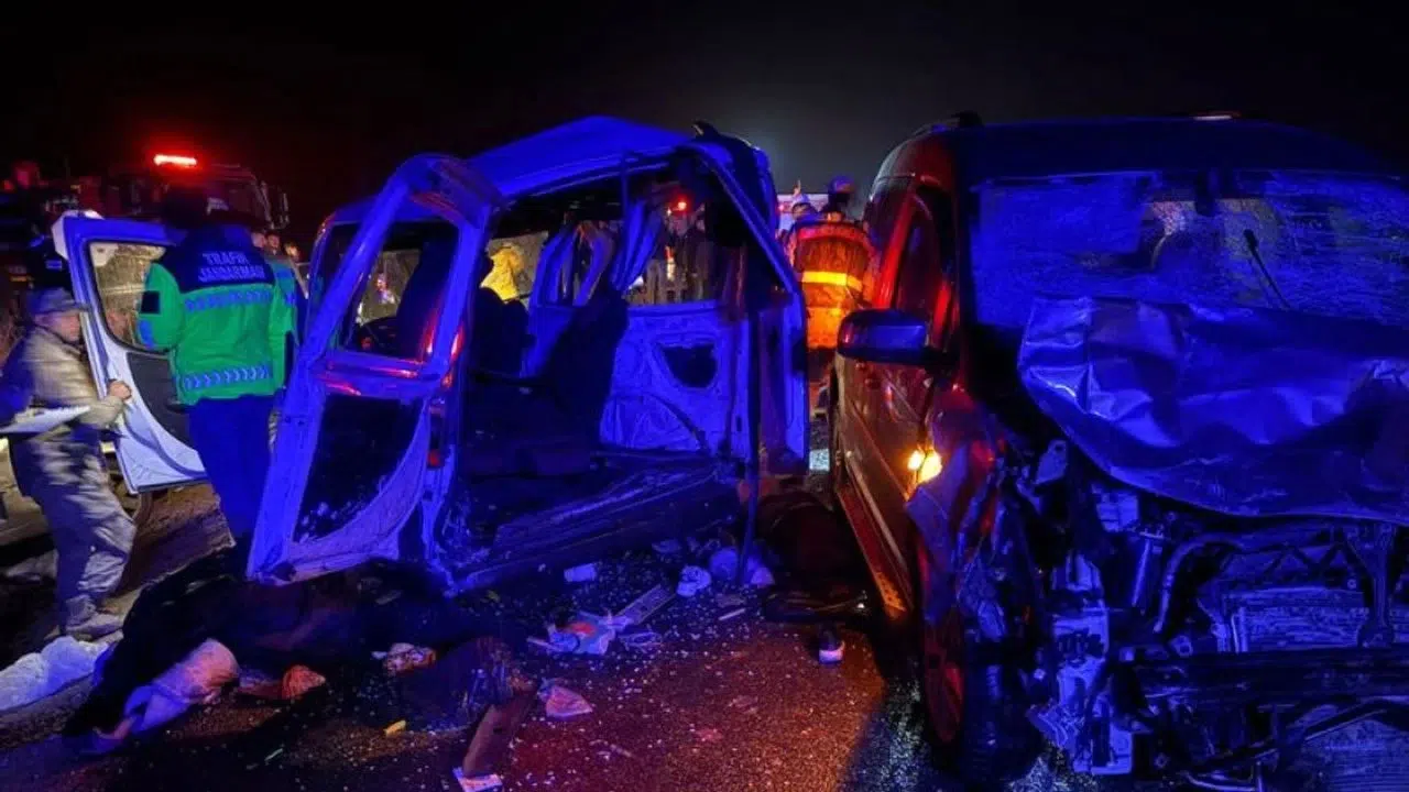 Zincirleme Kaza: 3 Ölü, 6 Yaralı!