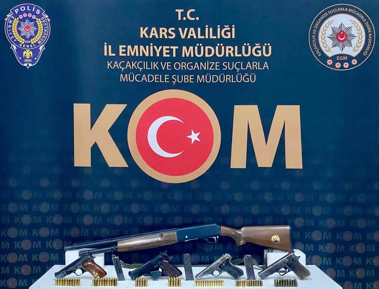 Kars’ta silah tacirlerine darbe