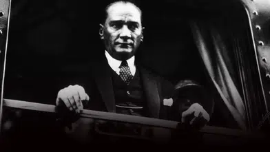 Atatürk büyüyünce ne olmak istiyordu?
