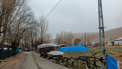Dede Maksut Köyü'nde kar beklenirken sis bastı