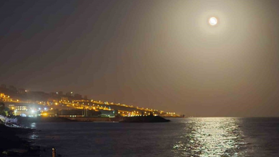 Dolunay, Van Gölü üzerinde eşsiz bir manzara oluşturdu!