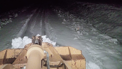 Eleşkirt’te köy yolları gece mesaisiyle açılmaya devam ediyor