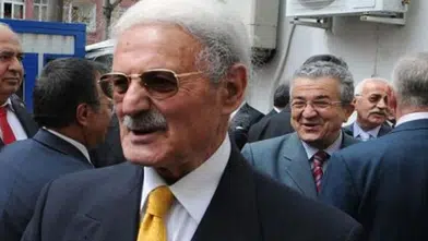 Esat Kıratlıoğlu Kaç Yaşında?