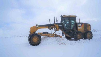 Muş'ta yoğun kar yağışı 8 köy yolunu kapadı, ekipler seferber oldu