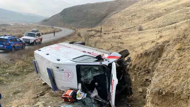 Son Dakika | Muş’ta ambulans devrildi: 3 yaralı