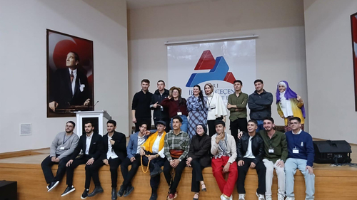 Ağrı'da üniversite öğrencileri sanatı sosyal sorumlulukla buluşturdu