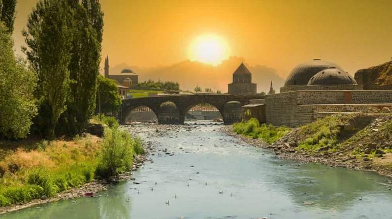 Kars'ta Gezilecek Yerler | En İyi 18 Gezilecek Yer Listesi