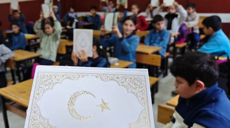Kur’an-ı Kerim Dersini Seçen Öğrencilere TDV’den Anlamlı Hediye