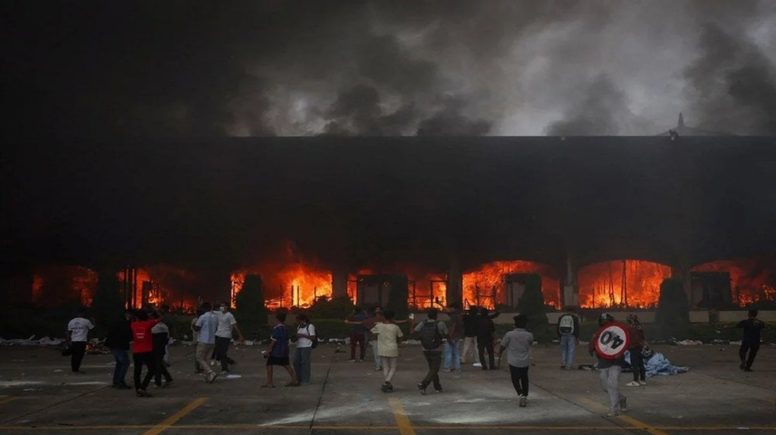 Nepal'deki gösterilerde cezaevlerinden 15 binden fazla mahkum firar etti