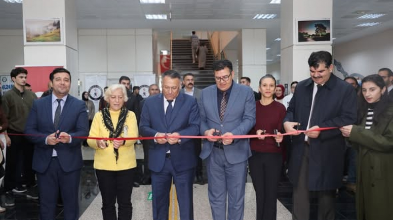 Rektör Gürel, Öğrenci Toplulukları Haftası Etkinliklerini Ziyaret Etti