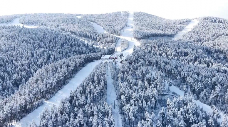 Sarıkamış Erken Karla Beyaza Büründü, Kayak Sezonu İçin Hazırlıklar Başladı