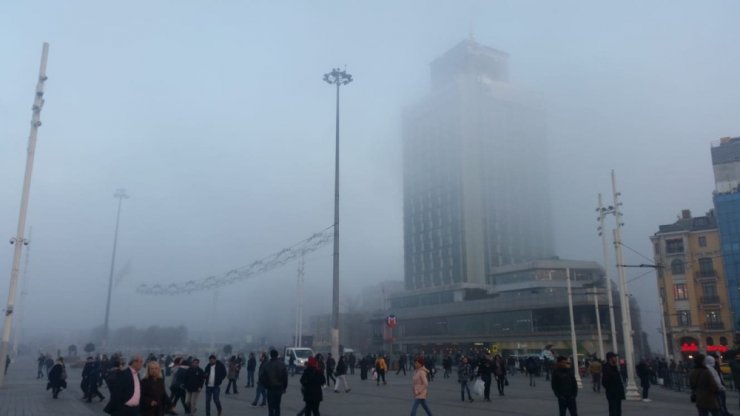 Taksim’den eşsiz sis manzarası