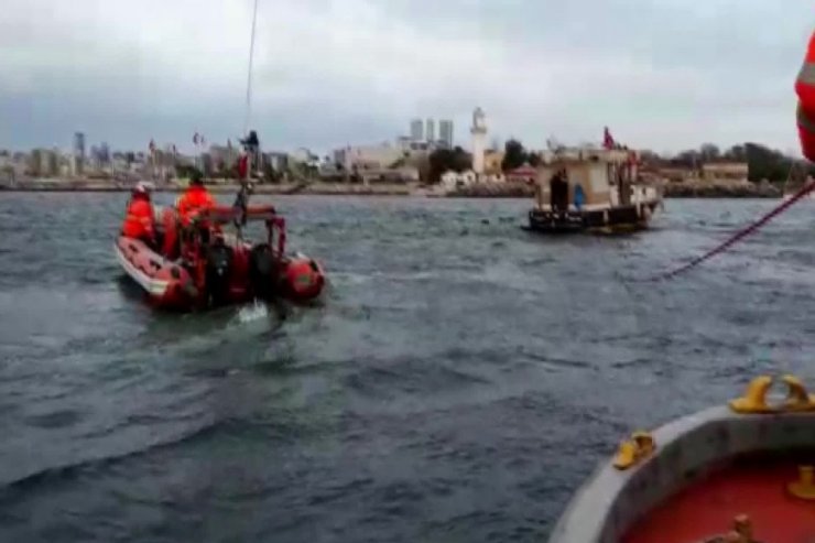 Teknede mahsur kalan 6 kişi böyle kurtarıldı