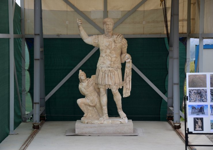 Denizli’de 1906 yıllık heykel Laodikya’da bulundu