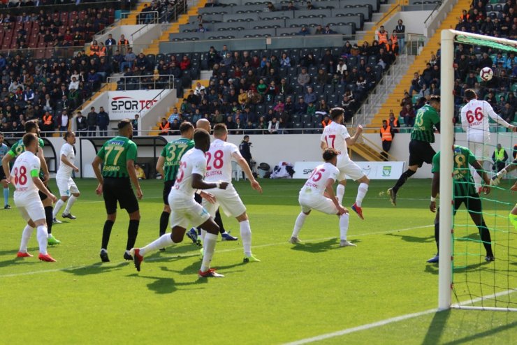 Spor Toto Süper Lig: Akhisarspor: 0 - Antalyaspor: 2 (İlk yarı)