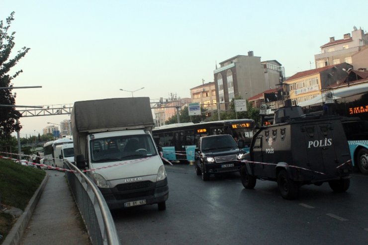 Kağıthane’de trafik ışıklarında cipe silahlı saldırı: 4 yaralı