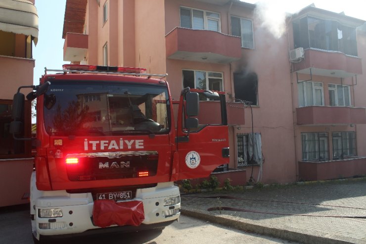 Cinnet getiren baba evi ateşe verdi: 2 ölü, 1 yaralı