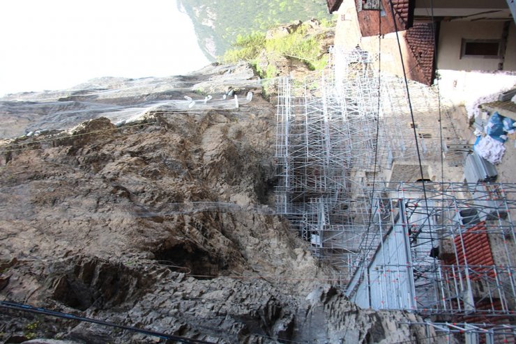Sümela Manastırı’ndaki restorasyon çalışmaları havadan ve manastırın içinden görüntülendi