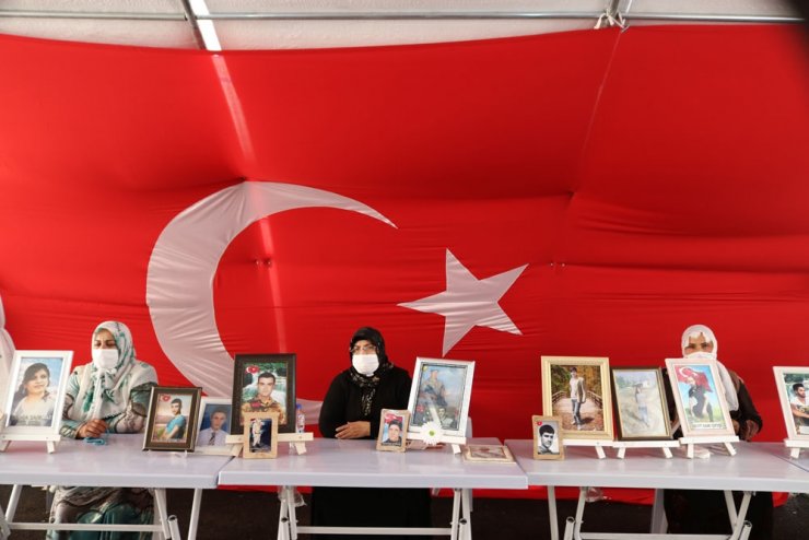 HDP önündeki ailelerin evlat nöbeti 306’ncı gününde