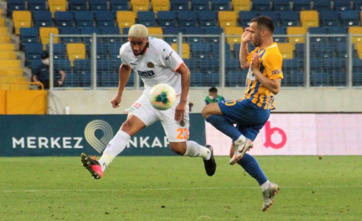 MKE Ankaragücü, sahasında Aytemiz Alanyaspor’a 4-1 mağlup oldu