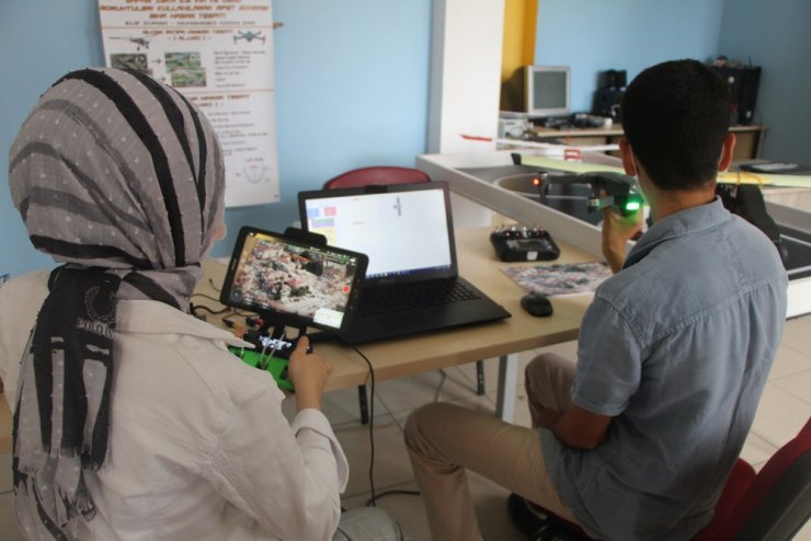 Öğrenciler, deprem sonrası yapay zeka ile hasar tespiti yapan yazılım geliştirdi