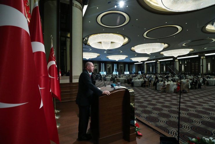 Cumhurbaşkanı Erdoğan şehit aileleri ve gazilerle bir ayara geldi