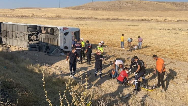 Aksaray’da yolcu otobüsü devrildi: 32 yaralı