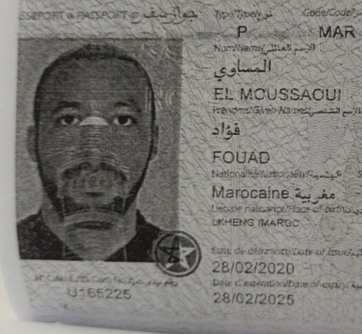 Sahte pasaportla insan kaçakçılığı yapan çete çökertildi