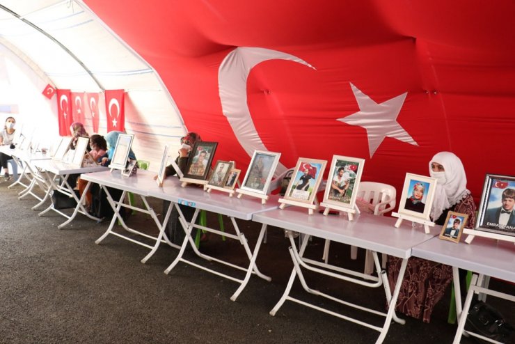 HDP önündeki ailelerin evlat nöbeti 382’nci günde