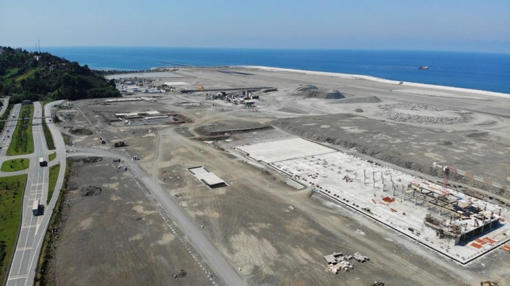 "Rize-Artvin Havalimanı’nın dolgu çalışmaları yıl sonuna kadar inşallah bitecek"