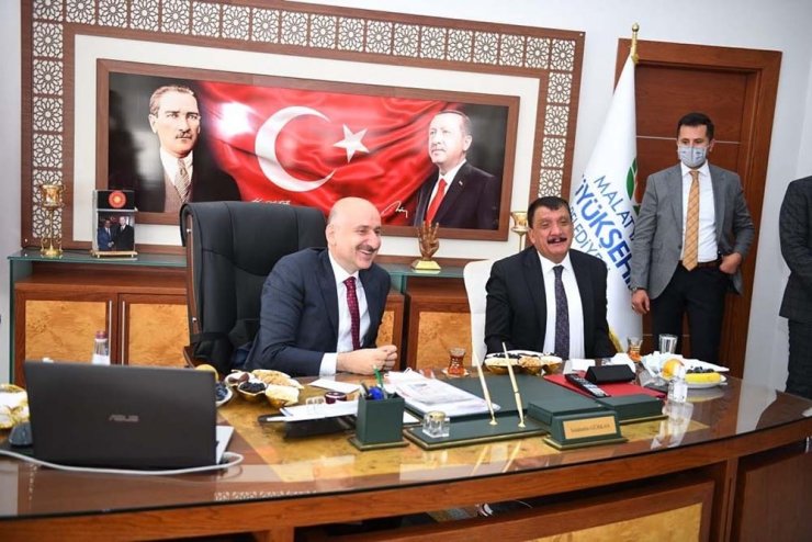 Bakan Karaismailoğlu, Malatya Büyükşehir Belediyesi’ni ziyaret etti