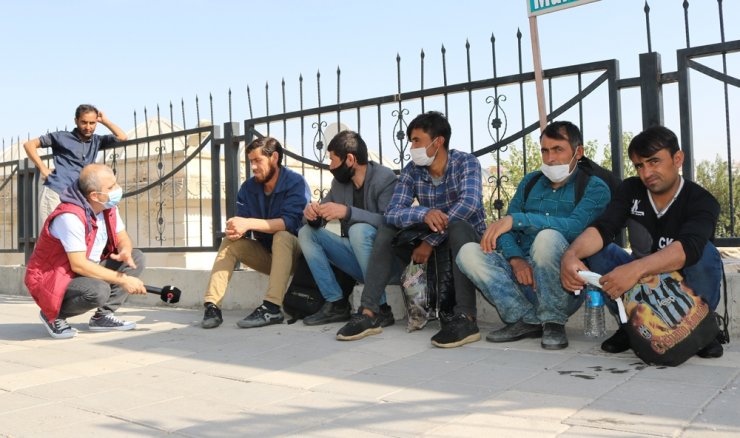 Düzensiz göçmenlerin umut yolculuğu Diyarbakır’da son buldu