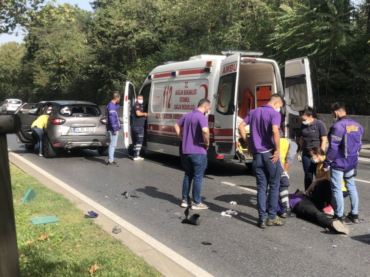 İstanbul’un göbeğinde feci kaza: Kurye yerdeyken sürücü paspasları temizledi