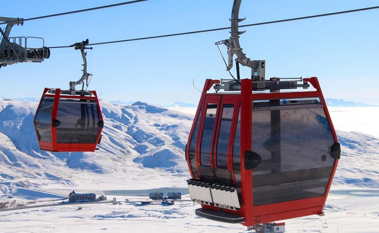 Erciyes’te kayak keyfi tüm hızıyla sürüyor