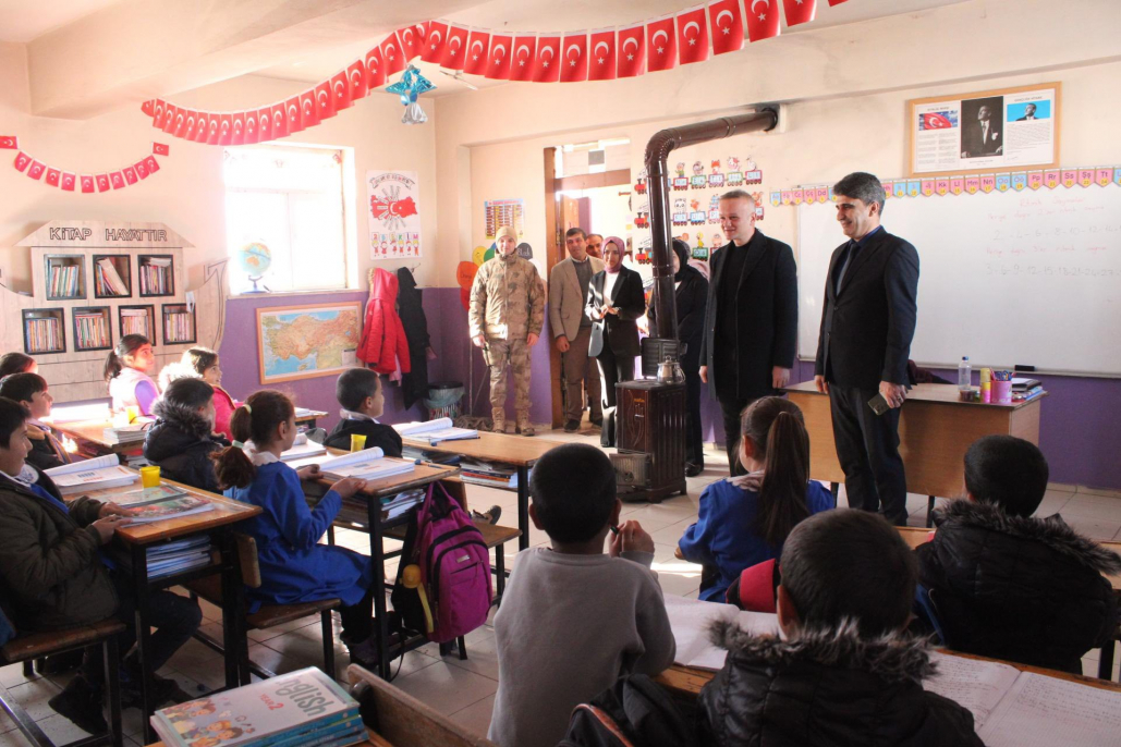 Kaymakam Minuz’dan Hamur mezralarına saha ziyareti 3