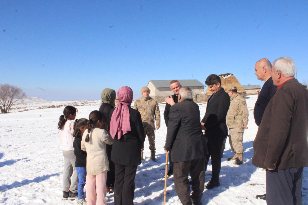 Kaymakam Minuz’dan Hamur mezralarına saha ziyareti 1
