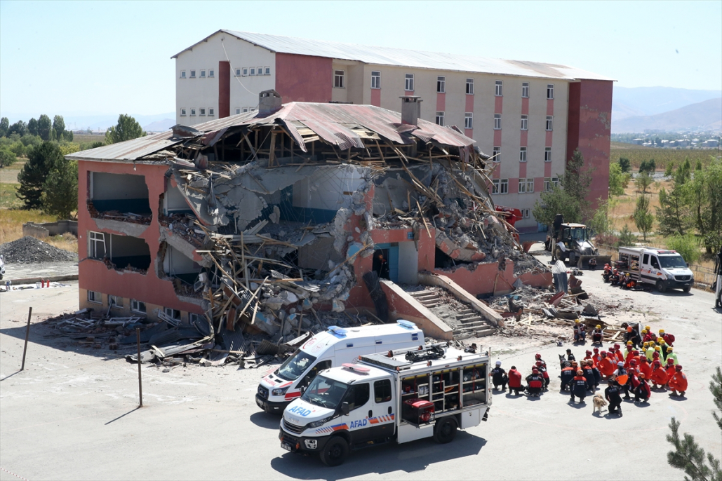 Ağrı ve diğer 5 ilden 1065 personel Muş’ta tatbikatta yer aldı 4