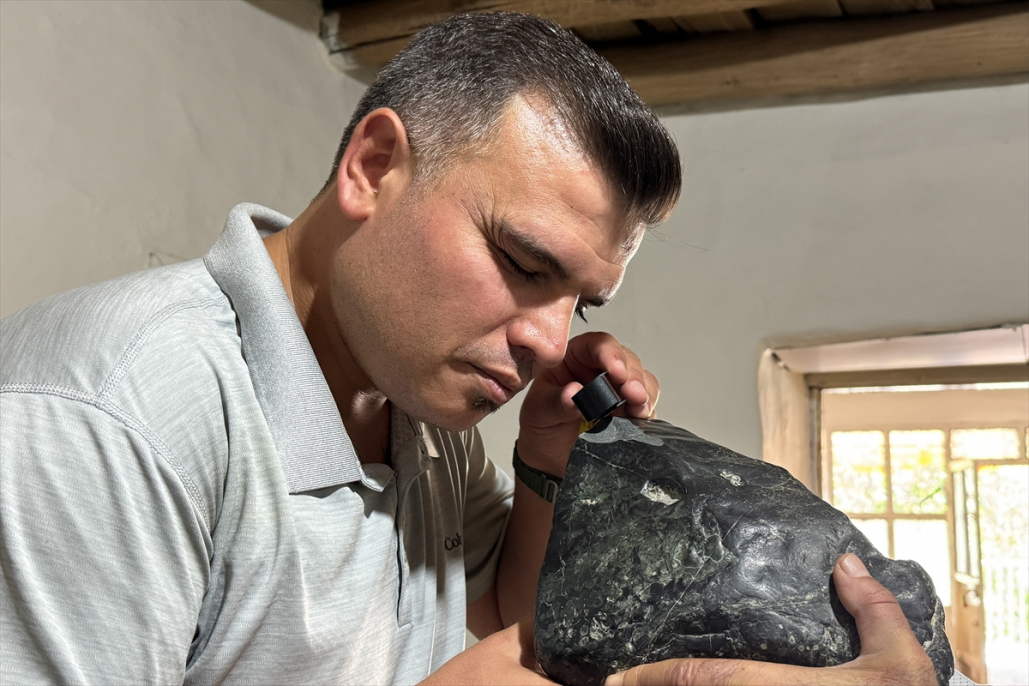 Ağrı ve çevresinde milyonlarca yıllık taşlar gün yüzüne çıkıyor 2