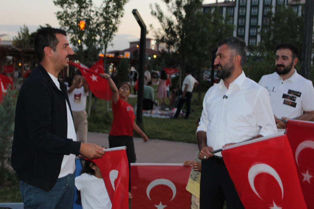 AK Parti Ağrı teşkilatından 'Terörsüz Türkiye' için bayraklı buluşma 9