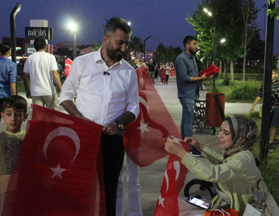 AK Parti Ağrı teşkilatından 'Terörsüz Türkiye' için bayraklı buluşma 7