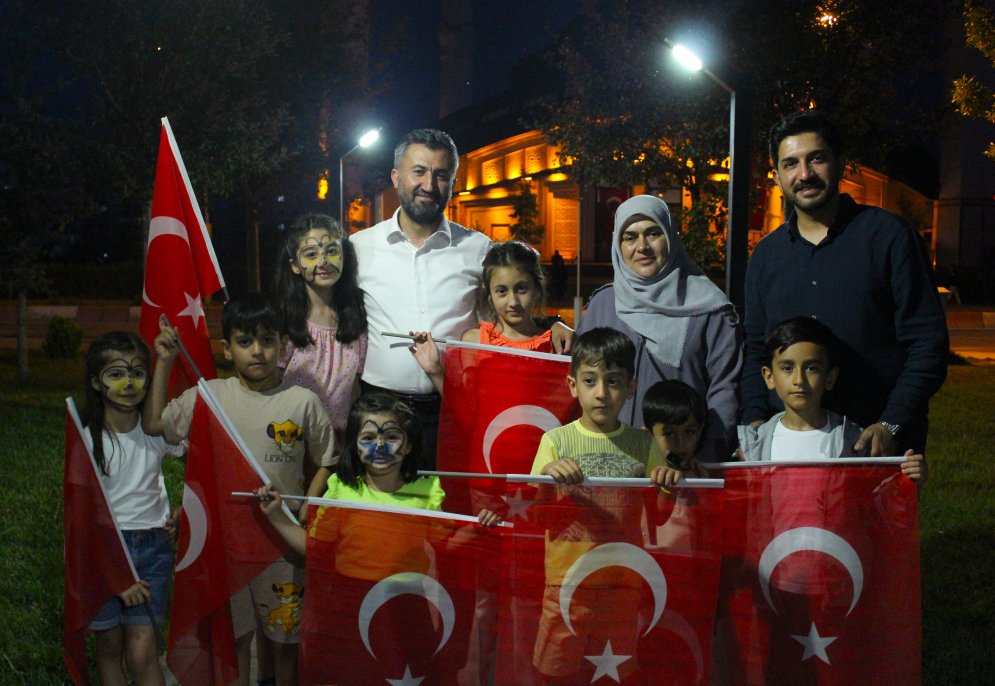 AK Parti Ağrı teşkilatından 'Terörsüz Türkiye' için bayraklı buluşma 2