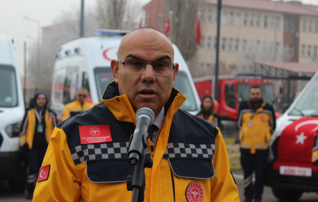 Ağrı’da sağlık ekiplerine güç takviyesi: 7 araçlık filo görevde! 2