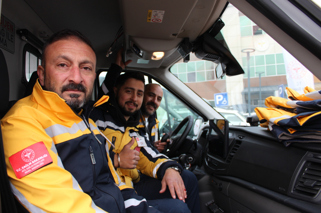 Ağrı’da sağlık ekiplerine güç takviyesi: 7 araçlık filo görevde! 5