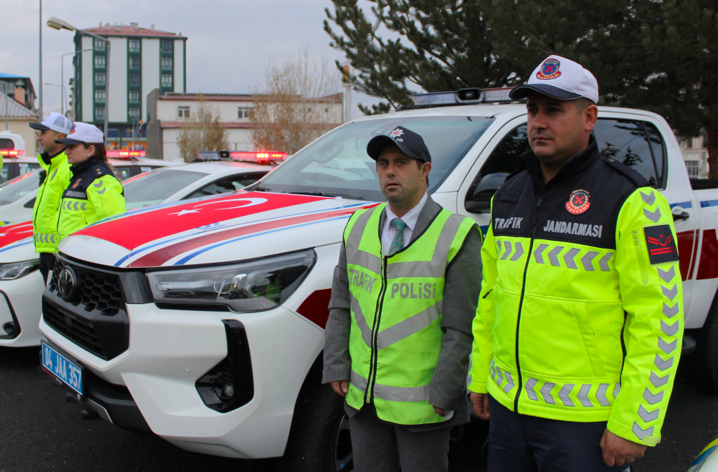 Ağrı’da Emniyet ve Jandarma Teşkilatı&#039;na 85 yeni araç teslim edildi 1