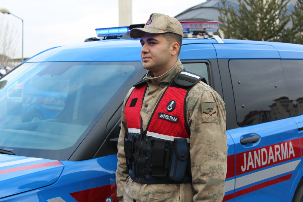 Ağrı’da Emniyet ve Jandarma Teşkilatı&#039;na 85 yeni araç teslim edildi 3