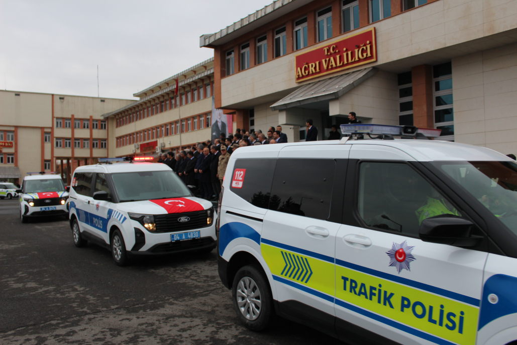 Ağrı’da Emniyet ve Jandarma Teşkilatı&#039;na 85 yeni araç teslim edildi 7
